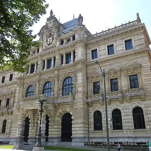Con Bano Privado En El Centro De Privatunterkunft Bilbao